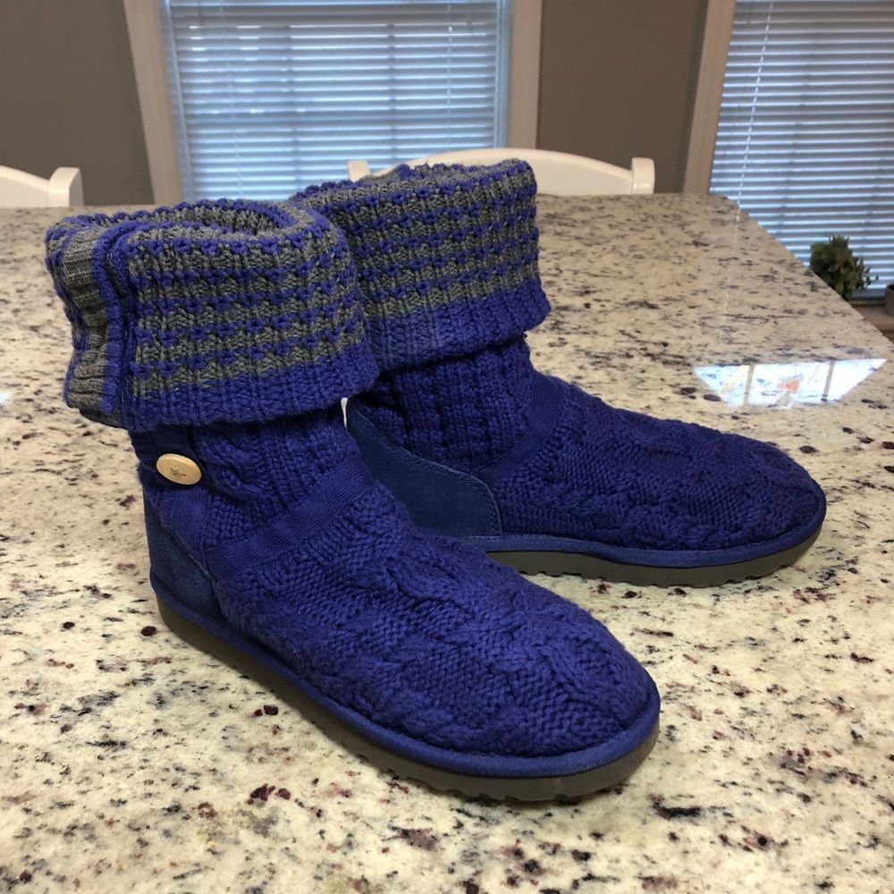 UGG Cable knit Foldover boots. Womens 8 Excellent used condition